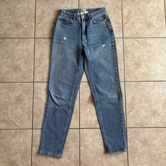 BDG High-Waisted Mom Jean – Light Wash size 26 - Picture 1 of 3